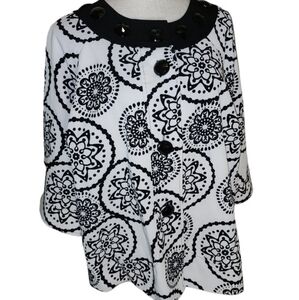 Russell Kemp Swing Jacket Size 0X White Black Bell Sleeves Lightweight Buttons